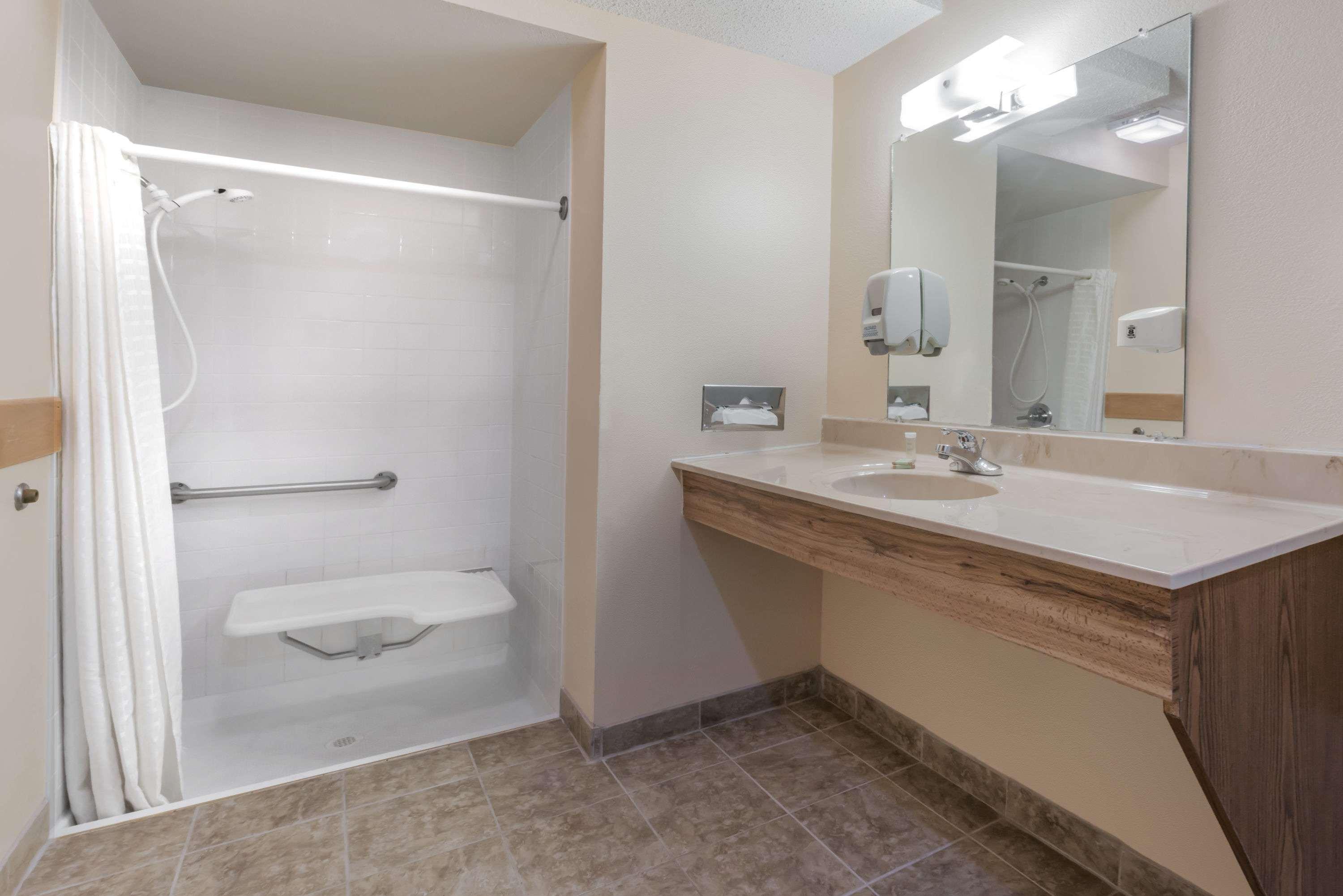 Super 8 By Wyndham Higginsville Ngoại thất bức ảnh